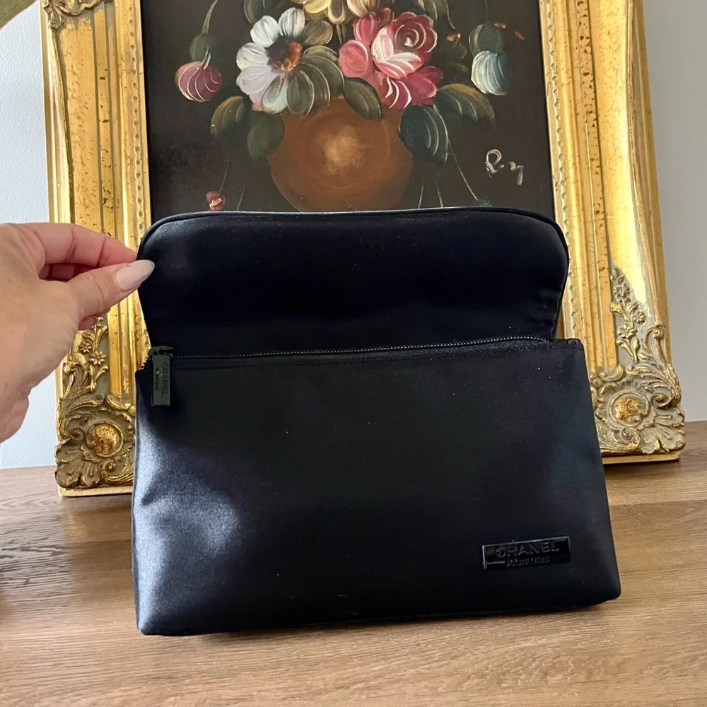 CHANEL Black Satin cosmetic parfume pouch